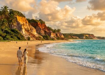 A cidade paraibana com 8 praias em 20 km de orla é a única do Brasil que oficializou o naturismo há mais de 35 anos