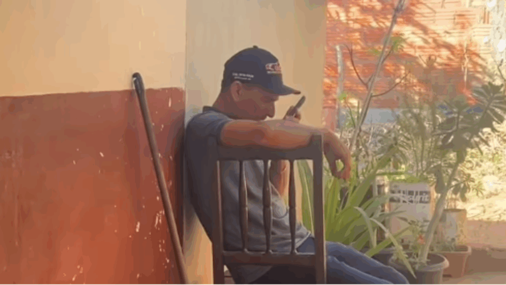 Homem narra nascimento de filhotes de cão como netos e vídeo viraliza: “Como se fosse testemunho”
