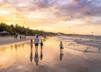 O litoral indomável do Brasil: a praia onde a Amazônia encontra o Atlântico e a maré surpreende os turistas