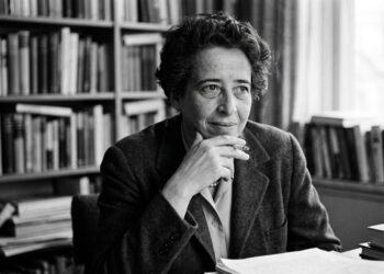 Frase do dia de Hannah Arendt, filósofa alemã e pensadora política: "A liberdade de pensamento requer que nós não aceitemos nem mesmo a verdade sem questionamento"