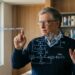Ensinamento do dia de Bill Gates: “Eu escolho uma pessoa preguiçosa para fazer um trabalho difícil, porque uma pessoa preguiçosa encontrará uma maneira fácil de fazê-lo”