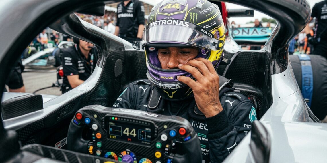 Frase do dia de Lewis Hamilton: "Sob pressão, os diamantes são formados." – O segredo emocional para performar bem quando tudo está em jogo segundo o piloto que mais quebra recordes.