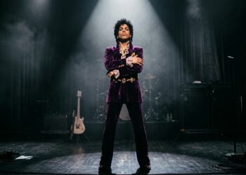 Frase do dia de Prince, músico inovador e gênio musical: "Quando você pensa de verdade, você diz não a muitas coisas"