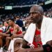 Frase do dia de Michael Jordan: "Nunca fui tão preparado quanto meus competidores, mas estava mais motivado." – Como a confiança transforma talento em liderança e por que acreditar em si mesmo é uma vantagem competitiva invisível.