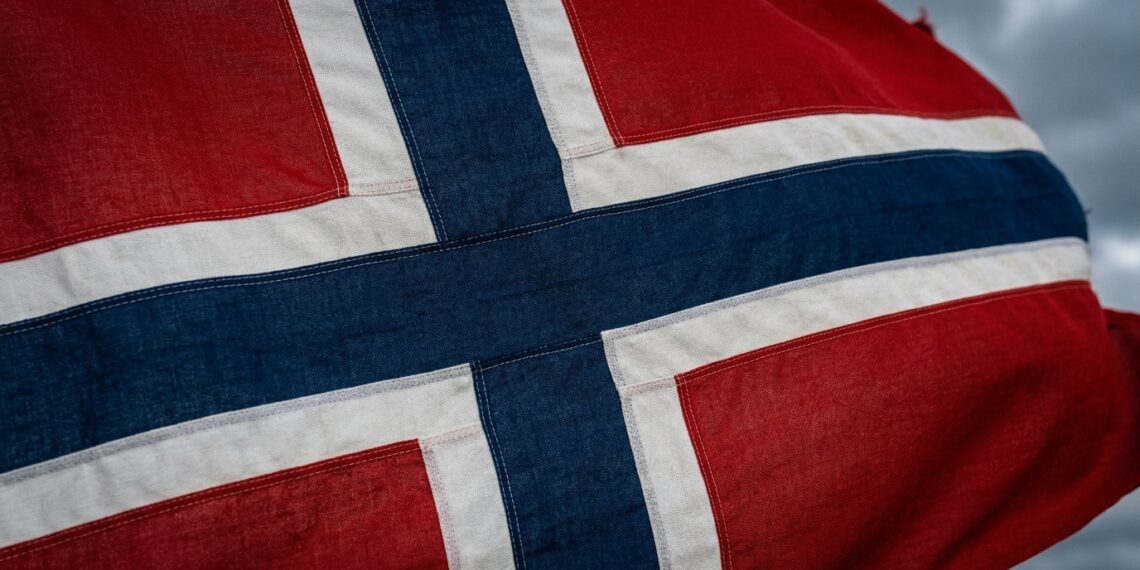 A bandeira da Noruega levou 77 anos para ser reconhecida: a história da cruz nórdica que resistiu à união com a Suécia