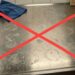 Diga adeus às manchas de água e ao aspecto fosco das suas superfícies de inox: o truque do óleo de coco que cria uma película impermeabilizante natural para repelir líquidos e manter o brilho impecável sem produtos químicos caros