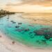 Águas cristalinas e piscinas naturais fizeram deste destino o famoso Caribe Brasileiro