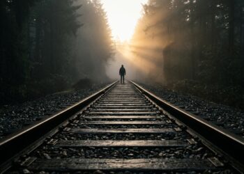 Frase do dia da Psicologia: 'Você não é o que aconteceu com você, mas o que você escolhe fazer com o que aconteceu' - a reflexão inspirada na obra de Viktor Frankl sobre resiliência e sentido de vida