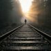 Frase do dia da Psicologia: 'Você não é o que aconteceu com você, mas o que você escolhe fazer com o que aconteceu' - a reflexão inspirada na obra de Viktor Frankl sobre resiliência e sentido de vida