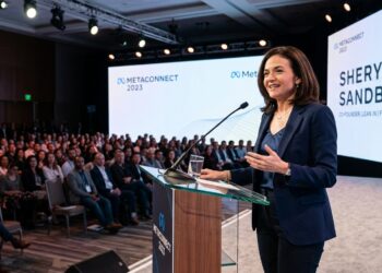 Frase do Dia de Sheryl Sandberg: "O sucesso não é sobre trabalhar mais horas. É sobre trabalhar de forma inteligente." Uma reflexão sobre produtividade e equilíbrio profissional