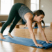 Pare de sofrer com tapete de yoga que escorrega durante os exercícios: esse é o método certo de limpar a peça com pano macio e secar à sombra para prolongar a vida útil do acessório