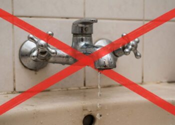 Adeus, torneiras pingando e desperdiçando água: nova forma de trocar o reparo em minutos sem chamar o encanador vira febre nas redes