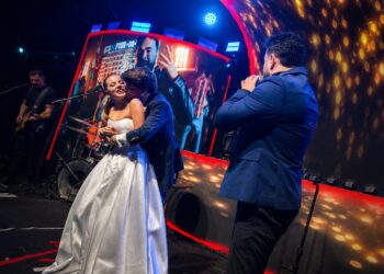 Ex-atriz mirim Bela Fernandes se casa, reúne famosos e tem show de Alê Viera, nova revelação do sertanejo