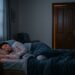 Você gosta de dormir com a porta fechada? O que a ciência diz sobre sono e ventilação