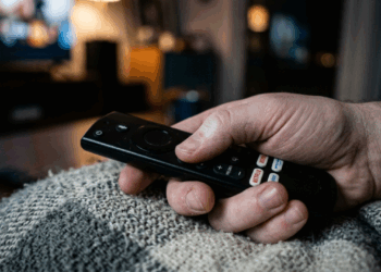 A ciência do binge-watching: entenda a armadilha do streaming antes de dormir