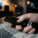 A ciência do binge-watching: entenda a armadilha do streaming antes de dormir