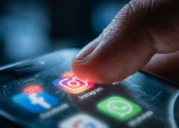 Como o FOMO influencia suas decisões e faz você sentir que está perdendo tudo