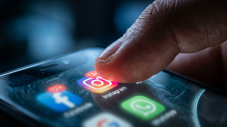 Como o FOMO influencia suas decisões e faz você sentir que está perdendo tudo