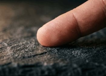 O reflexo involuntário mais comum para controlar a ansiedade e por que batucamos os dedos