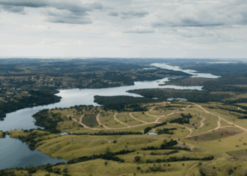 Lago Corumbá IV: o modelo de quem pensa o território antes da obra