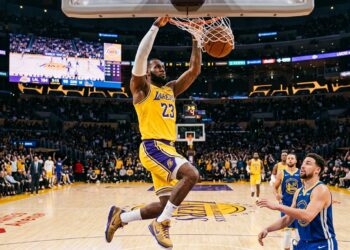 Frase do dia de LeBron James, versátil e ambicioso: "A lealdade a um objetivo é mais rara que o talento; proteja-a com sua vida." – Essa declaração revela por que a constância de propósito separa os vencedores dos flutuantes e como manter foco em épocas de distração é superpoder.