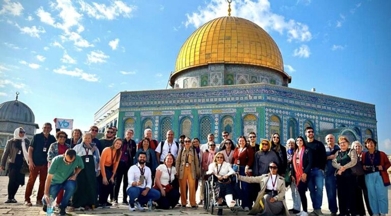 Viagens Bíblicas: Da Viagem a Israel em 1976 a operadora de Terra Santa em 2026