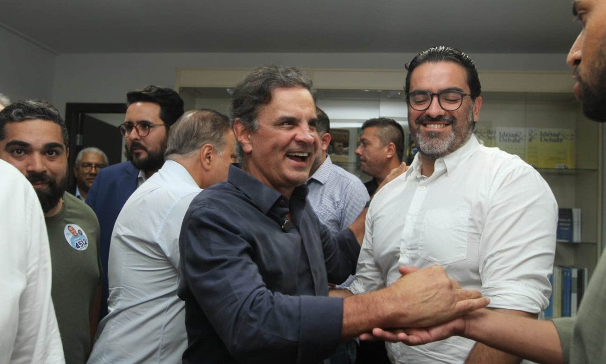Aécio Neves confirma candidatura ao Senado por Minas Gerais