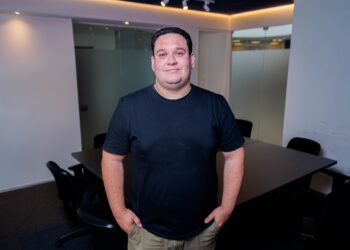 Morar fora não impede brasileiro de comprar imóvel no Brasil; entenda como