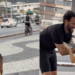 “Sinto que estou fazendo a minha parte”: ativista coloca coleiras refletivas em cães de rua e inspira projeto de lei