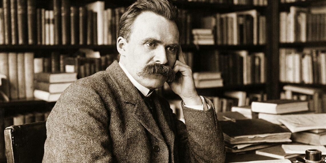 "Friedrich Nietzsche, filósofo alemão: 'Quem tem um porquê para viver pode suportar quase qualquer como' — a frase que explica por que gente sem propósito desmorona no primeiro problema sério
