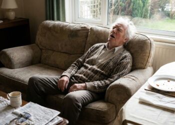 Sono excessivo após as refeições e boca seca após os 60 anos não devem ser tratadas como simples cansaço: o que a resistência à insulina revela e como reduzir o açúcar diminui o risco de diabetes tipo 2 em semanas