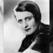 Frase do dia de Ayn Rand, filósofa e escritora russo-americana: "A questão não é quem vai me permitir; é quem vai me impedir”
