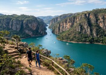 Paredões de quartzito e águas esverdeadas: a cidade mineira onde a hidrelétrica dos anos 1960 forjou um lago de 1.440 km² e o Mar de Minas
