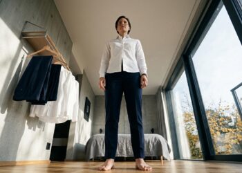 Segundo a psicologia, escolher sempre a mesma roupa indica mais segurança do que desinteresse pela aparência