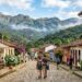 Do significado ancestral de seu nome nativo à consolidação de uma das unidades de conservação mais icônicas de Minas Gerais: a essência deste destino