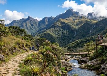 O Portal do Pico da Bandeira ostenta 5 dos 10 picos mais altos do Brasil e guarda tesouros naturais na Serra do Caparaó
