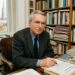 Viktor Frankl, psiquiatra que sobreviveu a quatro campos de concentração nazistas: "Quando não somos mais capazes de mudar uma situação, somos desafiados a mudar a nós mesmos" — a lição que nasceu do horror e se tornou uma das bases da psicologia moderna