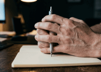 O ciclo da autossabotagem mais perigoso para travar sua carreira profissional