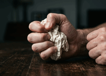 O ciclo da ruminação mental mais perigoso para a saúde do seu cérebro