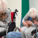 Idosa de 90 anos pede à filha um cachorro e ganha a melhor companhia para seus dias na cadeira de rodas