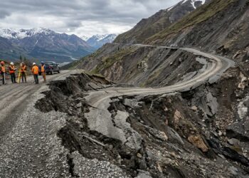 Estrada deformada pelo movimento do deslizamento em Denali.