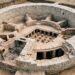 Banho romano com piso aquecido dentro de uma torre