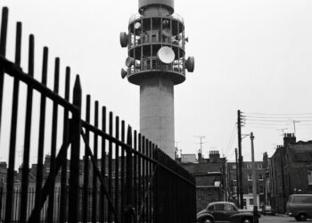 BT Tower foi visível em Londres enquanto permanecia oficialmente secreta