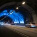 Com 24,5 km de extensão, túnel atravessa uma montanha na Noruega sob até 1.400 metros de rocha e leva cerca de 20 minutos para ser percorrido