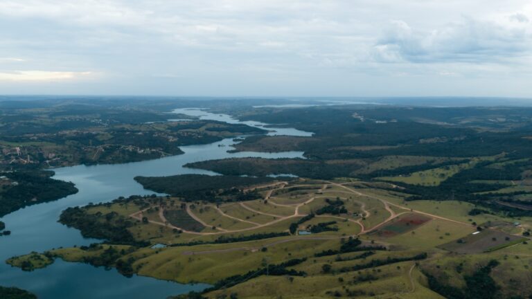 Imóvel pronto ou na planta: o que muda na conta quando a obra já está andando