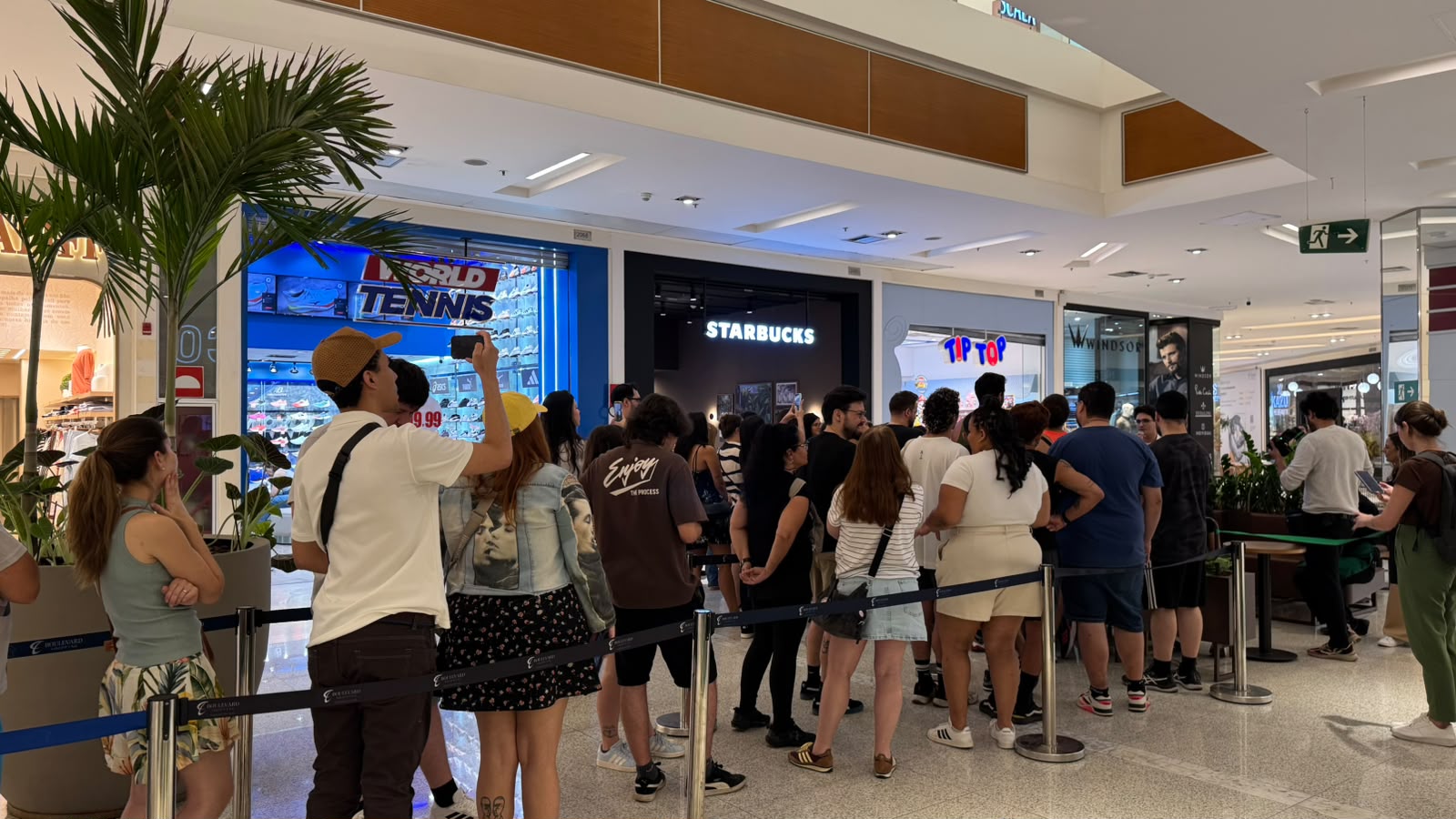 Saiba onde fica a nova loja da Starbucks em BH