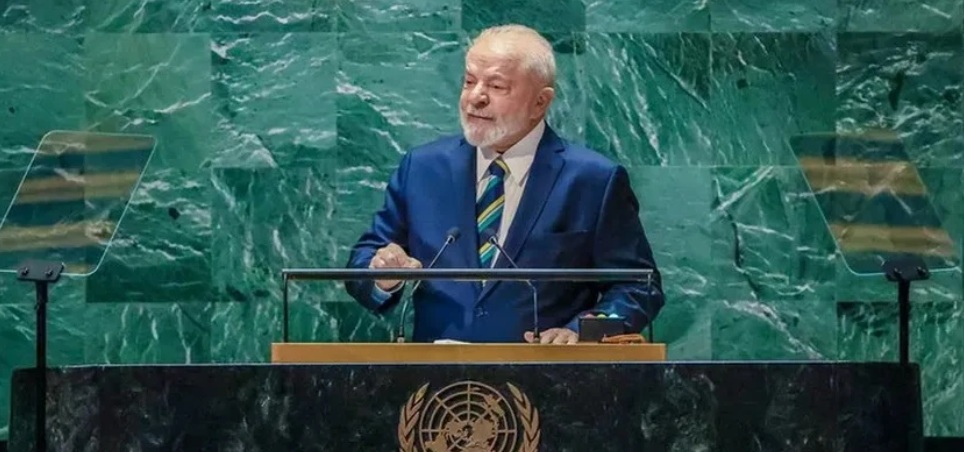 Em indireta para Trump, Lula diz que 'a democracia pertence aos brasileiros'