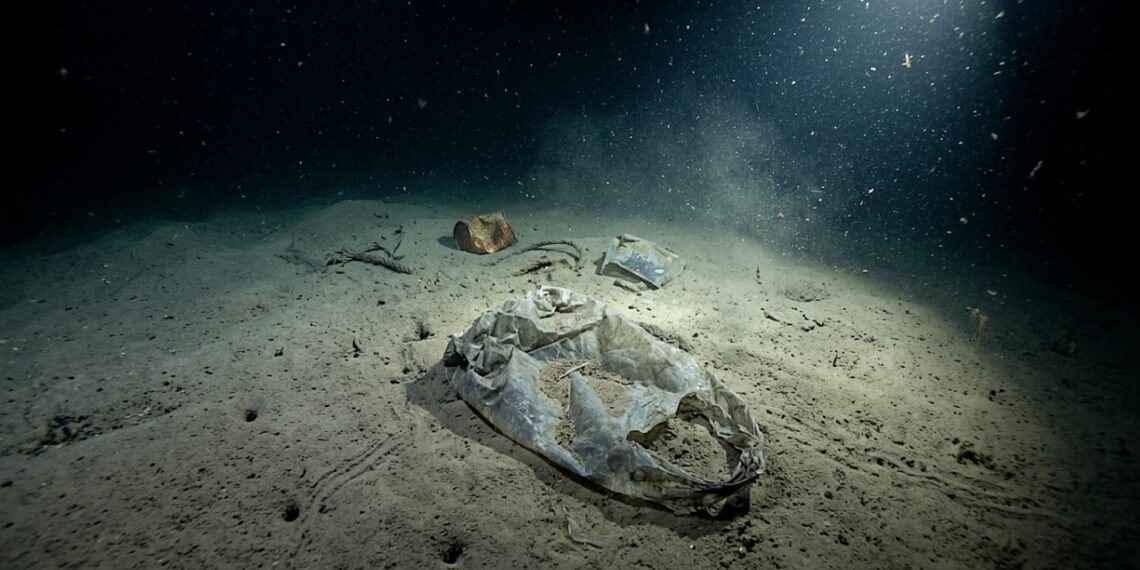 Resíduos humanos encontrados a 5.122 metros de profundidade