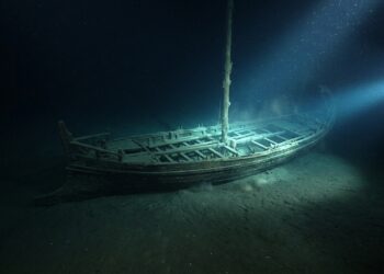 Navio grego de 2.400 anos preservado no fundo do Mar Negro