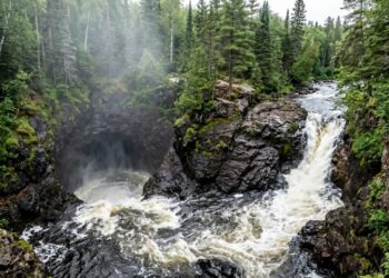 O mistério da água que some na Devil's Kettle